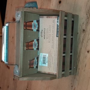 Macy's wooden bottle caddy- 6 bottles